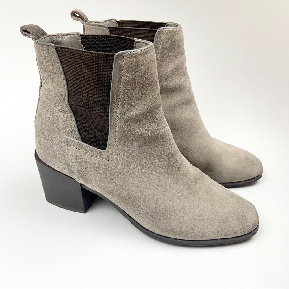 Pour la Victoire | Fara Suede Chelsea Boots